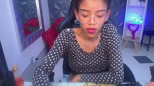 adisson_petite1 webcam