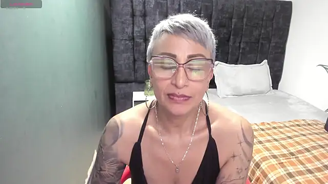 Charlotte__Gray webcam