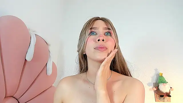 madeliin_clerk webcam