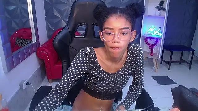 adisson_petite1 webcam