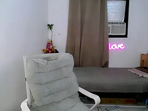 iDareUtoLoveMe webcam