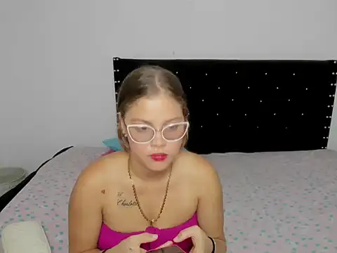 Alondra77_sexy webcam