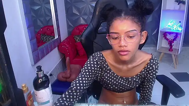 adisson_petite1 webcam