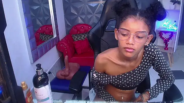 adisson_petite1 webcam