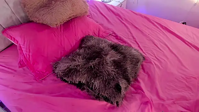 Miss_JulietaShadow webcam