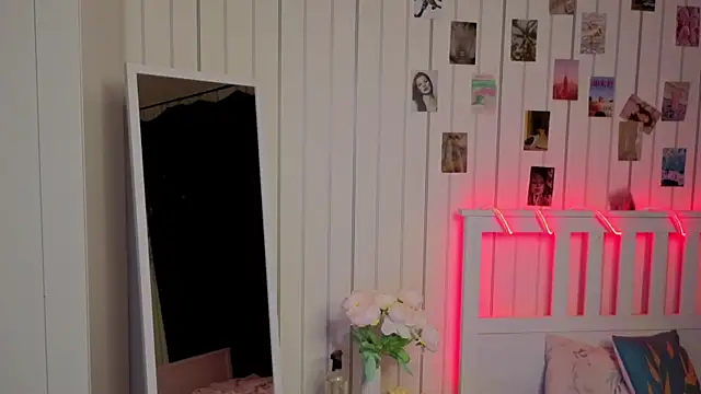 BeatrixCarIeton webcam