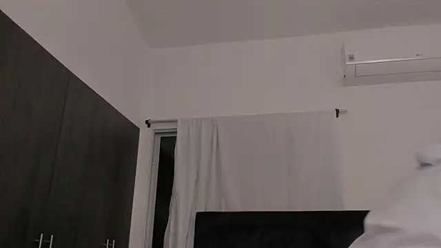 lily_woodz - Lily_Woodz's free webcam - UK Sex Cams