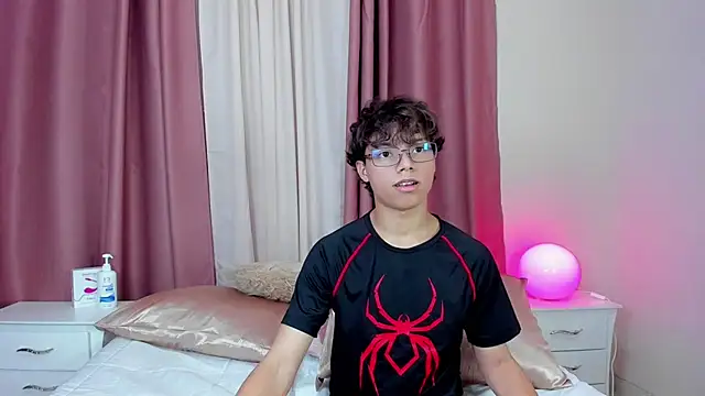 Honeymoon_sariel webcam