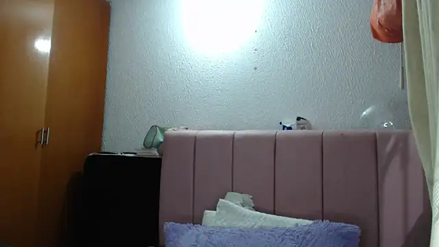 Alaina_Blessed webcam