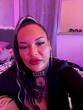 _MelinaCurves_ webcam