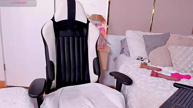 Jadeh_Williams02 webcam