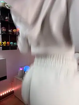 Sharon_07 Live Webcam on Stripchat