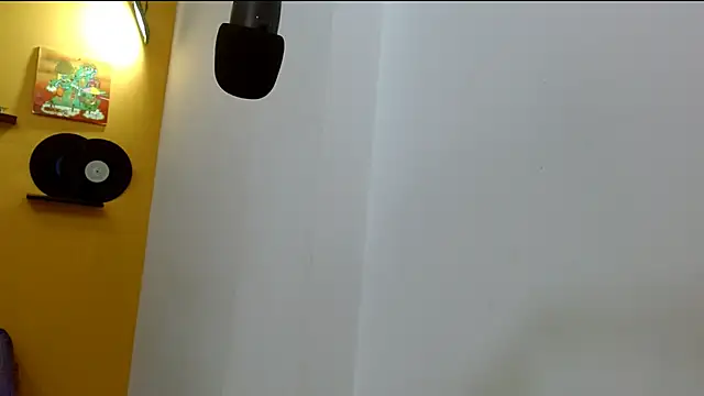 skinnyverus18 webcam