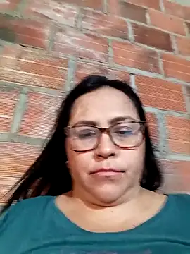 Dirty-Momm-Divorced-Hot