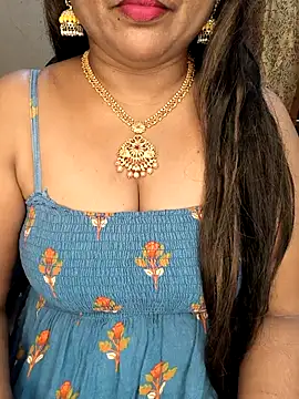 Webcam Model (honey-sexy)  is live.Free join now!