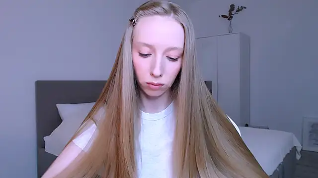 Luna_insniity webcam