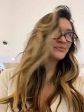 Webcam Model (GeorginaBlack) is live