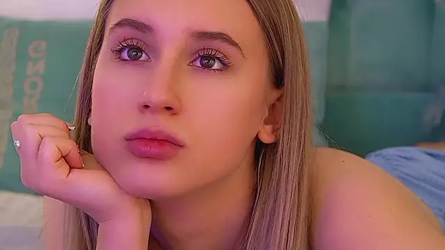 VictoriaHopsons webcam