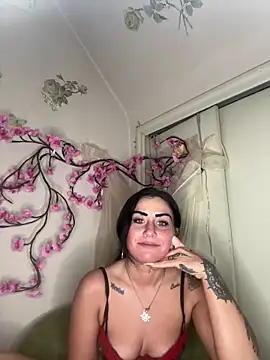 Webcam Model (ValayaNoire)  is live.Free join now!