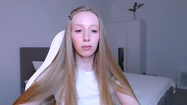 Luna_insniity webcam