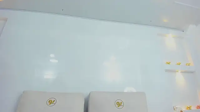 Live sex cam of ikia_lopez_