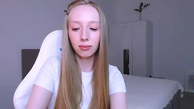 Luna_insniity webcam