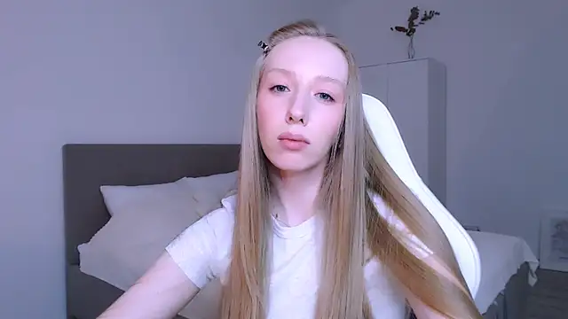 Luna_insniity webcam