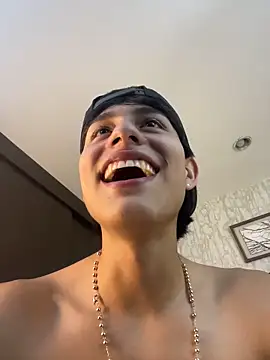 Lander_Cruz's live cam