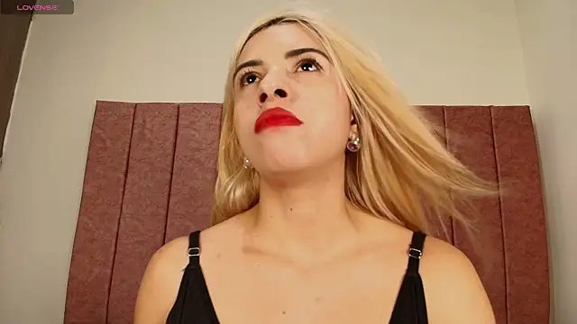 barbiie_98 - Barbiie_98's free webcam - UK Sex Cams