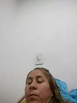 Webcam Model (Nala1986) is live