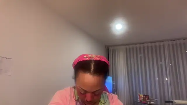 ChocolateCakeQueen webcam