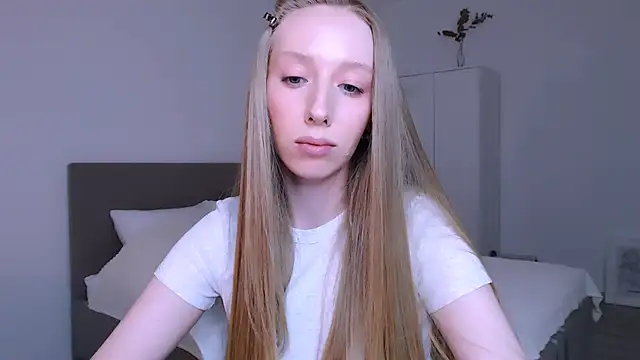 Luna_insniity webcam