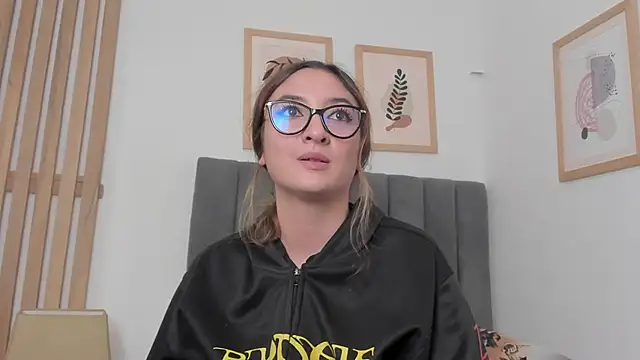 alice_dickinssonn - Alice_Dickinssonn's free webcam