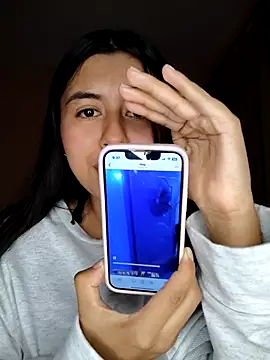 Webcam Model (_Maaiiaa_)  is live.Free join now!