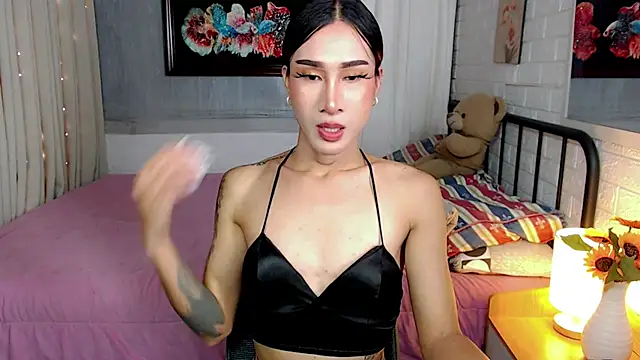 FinestCHLOExxx webcam
