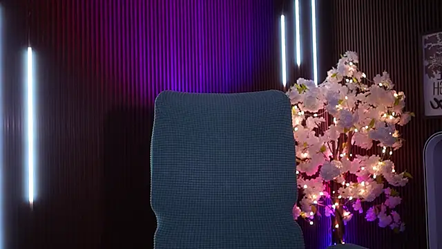 xxforyoureyesonlyxx webcam