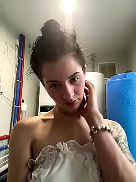 bigJuicyPussy webcam