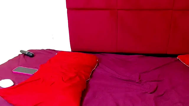 hugetitisxx (F young) - lets celebrate my birth month