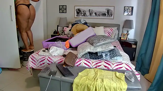 NaughtyKelly28 webcam