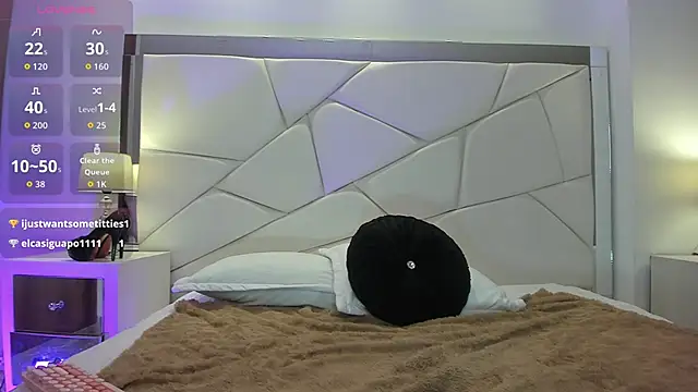 Natasha_Kiim_ webcam