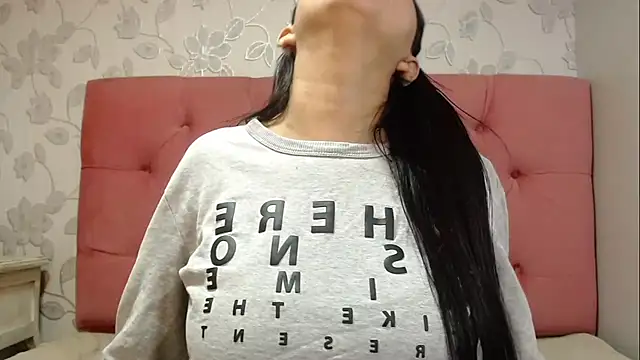 CarolineBrunx webcam