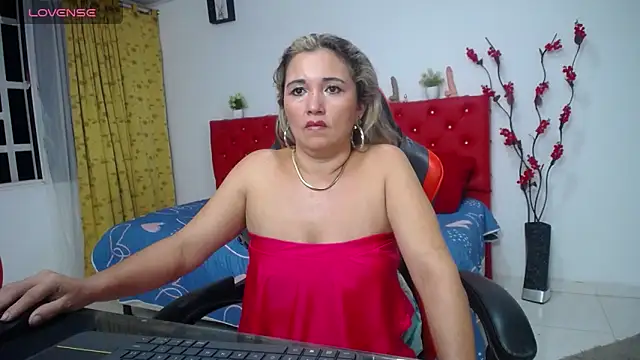 noelia_milf19 webcam