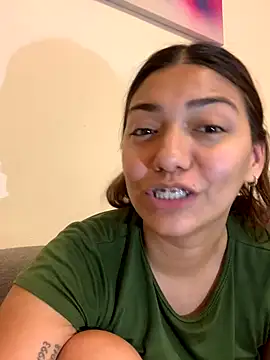 giny_sexii (F young) - uso lenceria color roja