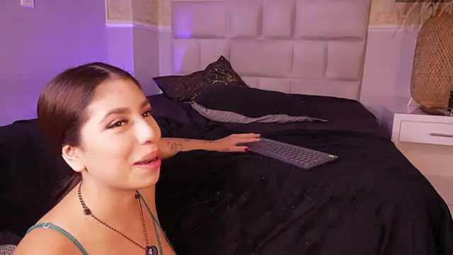 AsiaMillerr_ webcam