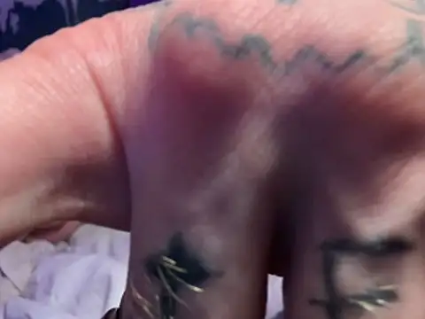 SpunFunCouple323 webcam