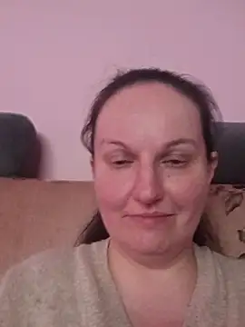 BustyLadyAlma webcam