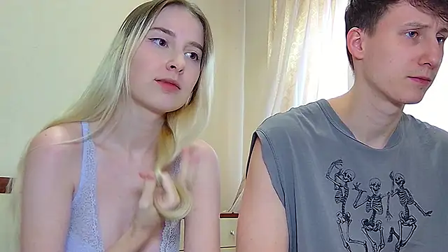 MiaAndWilliam webcam