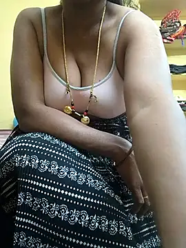 Preeti345 webcam