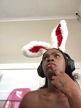 LuciousLips96 webcam