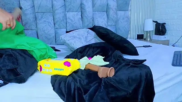 sofiagutierrez__ - Sofiagutierrez__'s free webcam - UK Sex Cams